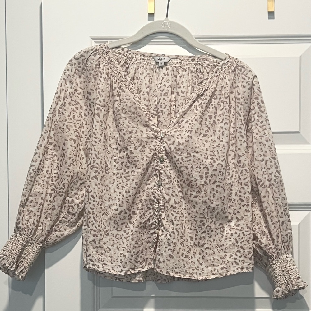 Rails Neutral Animal Print Blouse Size XS